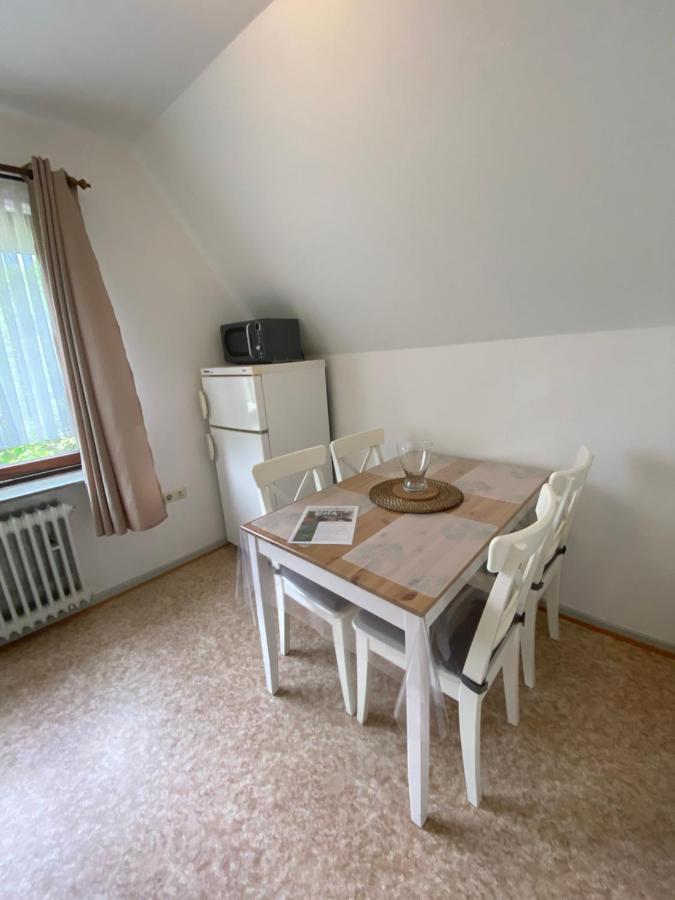 Ferienwohnung Mit Balkon Und Eingezaeunten Garten アウリッヒ エクステリア 写真