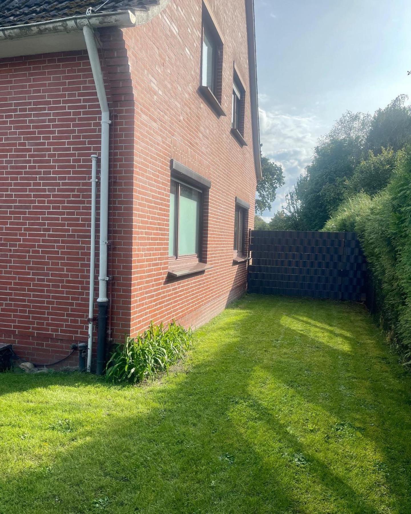 Ferienwohnung Mit Balkon Und Eingezaeunten Garten アウリッヒ エクステリア 写真